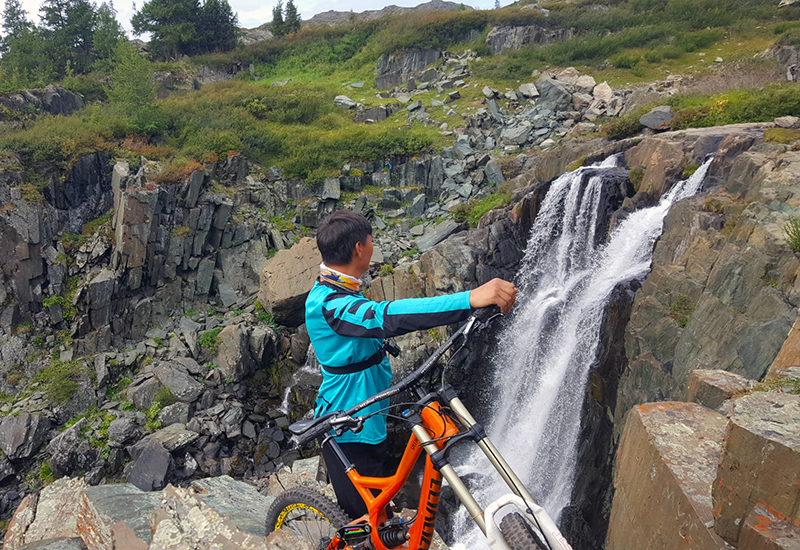 Baga turgen waterfall